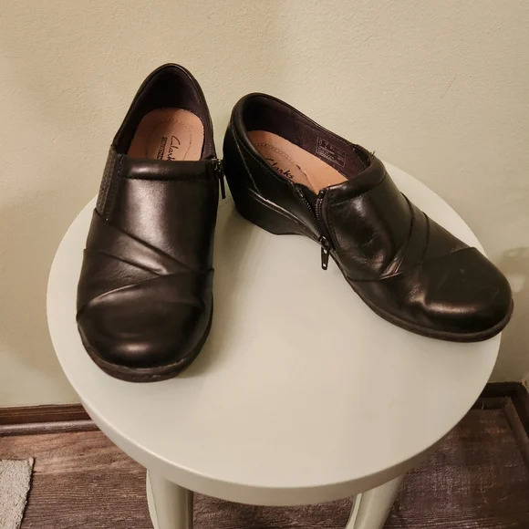 Clarks soft sole shoes hot sale
